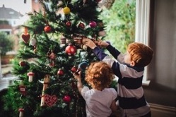 UPRATOVANIE A ZDOBENIE KOSTOLA PRED VIANOČNÝMI SVIATKAMI